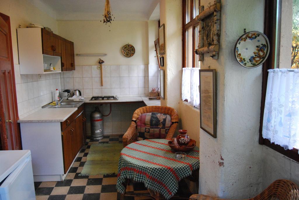 Boroka Apartmanhazak - Oereghaz Velem Cameră foto